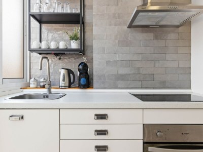 Apartment Stylish Stay with Pool & Sea Views - Features photo 8