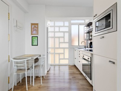 Apartment Stylish Stay with Pool & Sea Views - Features photo 11