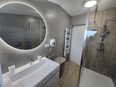 Apartment Apartments Ivankovic - Two Bedroom Apartment with Terrace - Features photo 13