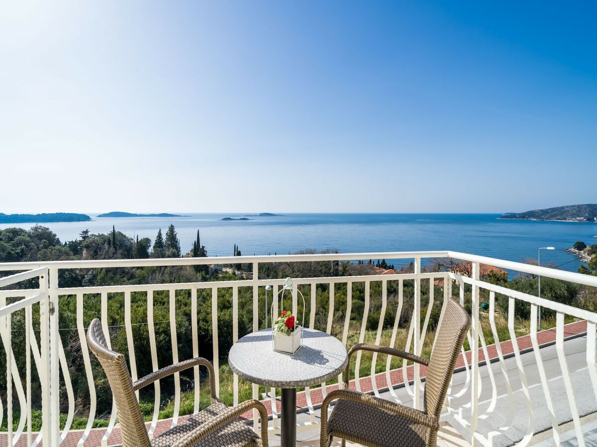 Apartment Villa Samba - Comfort One Two-Bedroom Apartment with Balcony and Sea View - gasi se - Outdoor photo 3