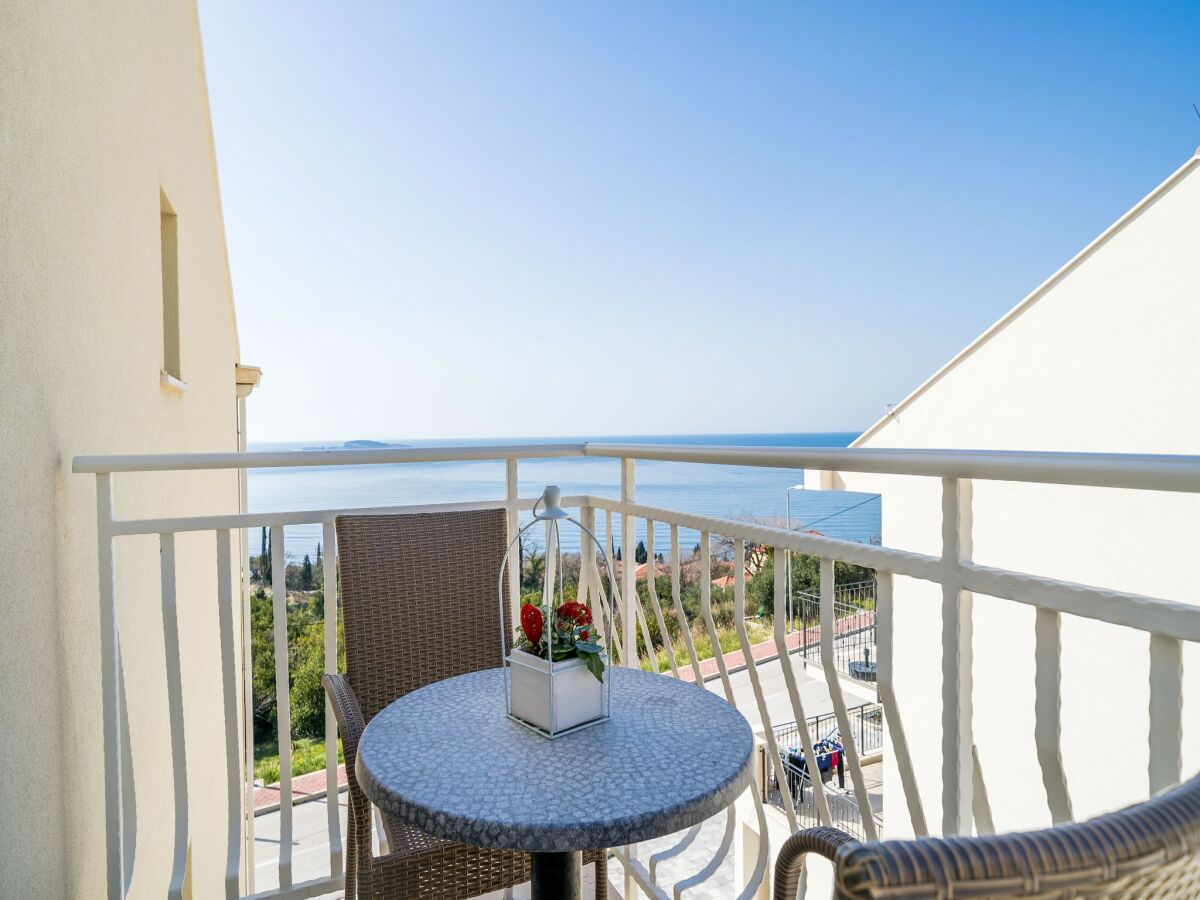 Apartment Villa Samba - Comfort One Two-Bedroom Apartment with Balcony and Sea View - gasi se - Outdoor photo 4