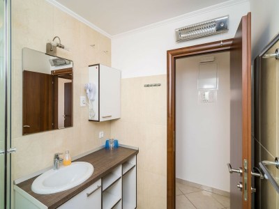 Apartment Villa Samba - Comfort One Two-Bedroom Apartment with Balcony and Sea View - gasi se - Features photo 14