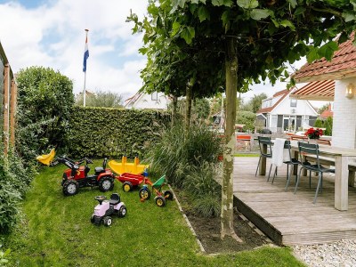 Holiday house Nice holiday home on the water in Grou - Outdoor photo 2