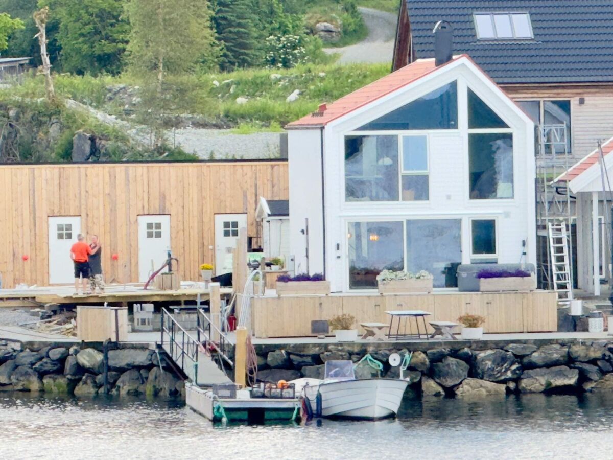 Holiday house 6 person holiday home in Huglo