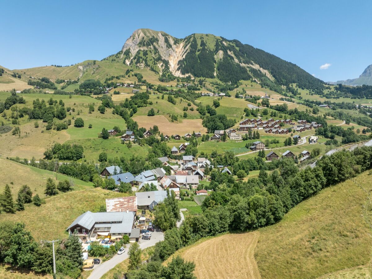 Chalet Mountain Chalet in Saint-Jean-d'Arves - Outdoor photo 2