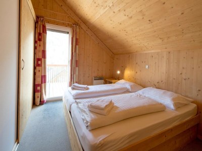 Holiday park Inviting chalet with terrace - Features photo 12