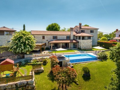 Villa Casa Serena mit Pool, Whirlpool und Spielplatz in Tinjan - Villa