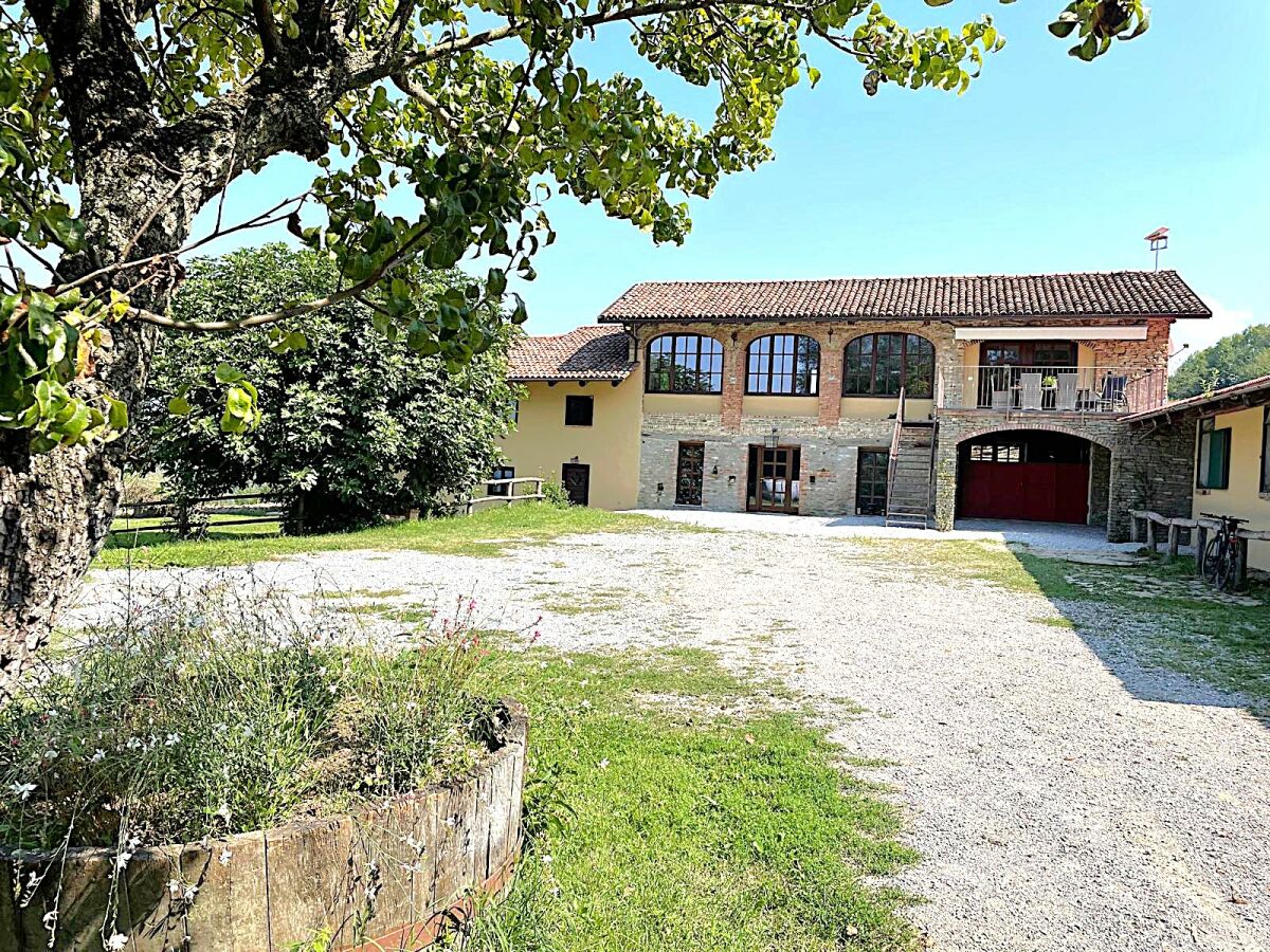 Holiday house No title