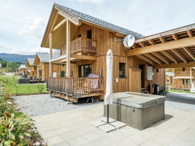 Holiday park Chalet mit Infrarotsauna und Whirlpool - Outdoor photo 2