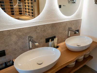 Apartment Wellness-Ferienhaus, Bad/WC mit Sauna u. Jacuzzi - Features photo 59