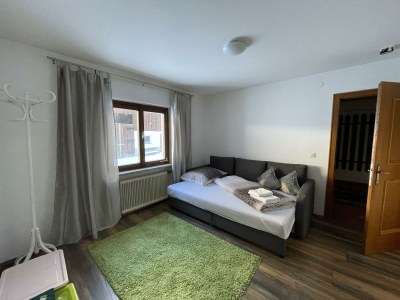 Holiday room Zimmer 2 - Familienzimmer, Etagendusche/Etagen-WC - Features photo 33