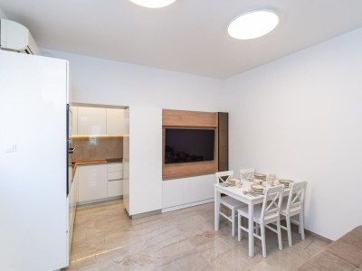 Apartment Apartment Nikolica - Two Bedroom Apartment with Terrace - Features photo 29