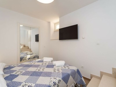 Apartment Apartment Nikolica - Two Bedroom Apartment with Terrace - Features photo 37