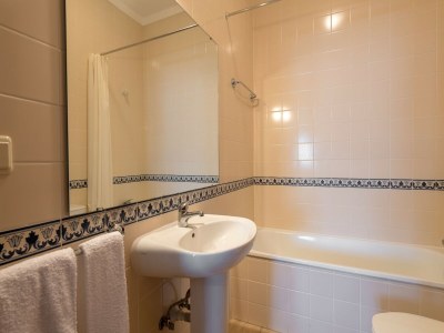 Holiday park Wunderschönes Ferienhaus mit Schwimmbad in Vila Flor - Features photo 18