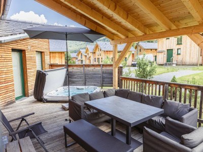 Holiday park Attractive chalet with whirlpool - Outdoor photo 11