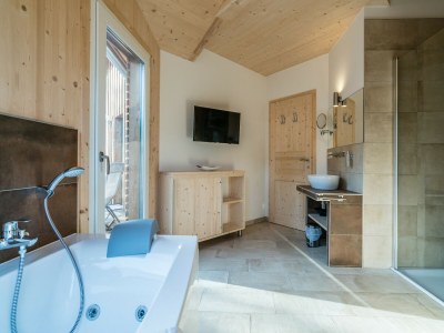 Holiday park Attractive chalet with whirlpool - Features photo 29