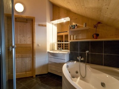 Holiday park Attraktives Chalet mit Sauna und Whirlpool - Features photo 11