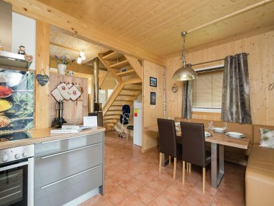 Holiday park Appealing chalet with hot tub - Features photo 13