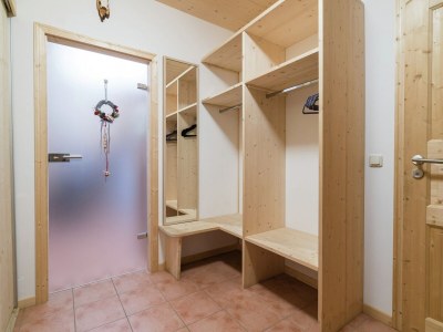 Holiday park Appealing chalet with hot tub - Features photo 14