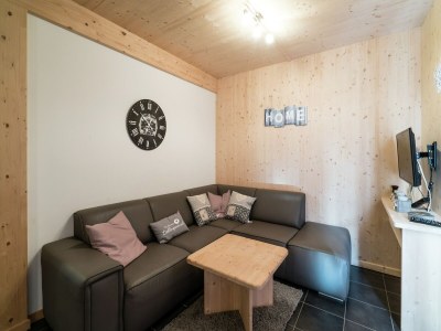 Holiday park Appealing chalet with hot tub - Features photo 7