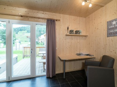 Holiday park Appealing chalet with hot tub - Features photo 14