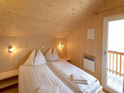 Holiday park Appealing chalet with hot tub - Features photo 18