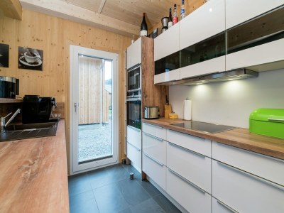 Holiday park Attractive chalet with hot tub - Features photo 8