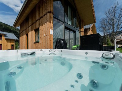 Holiday park Attractive chalet with hot tub - Outdoor photo 25