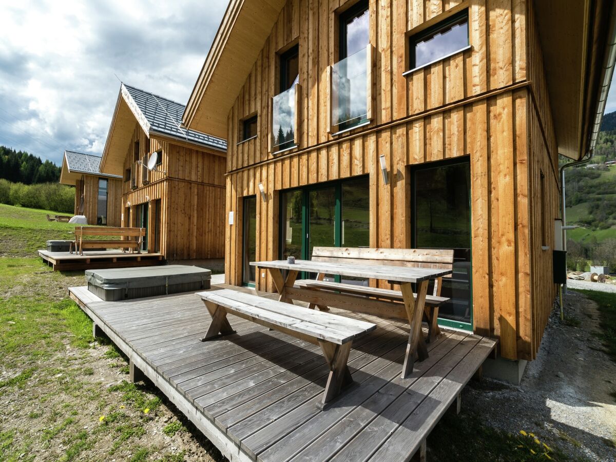 Holiday park Inviting chalet with whirlpool - Outdoor photo 2