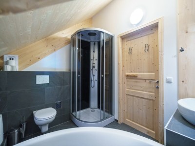 Holiday park Inviting chalet with whirlpool - Features photo 13