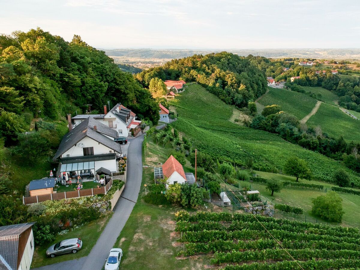 Apartment Ferienwohnung "Am Heissberg"