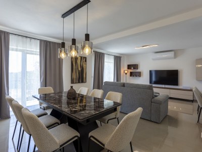 Holiday apartment Luxurious apartment pool - Features photo 13