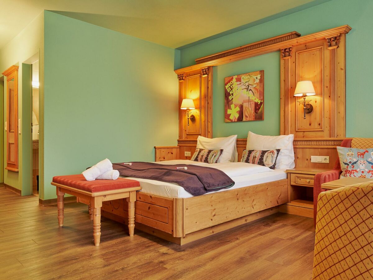 Holiday room Color Rooms Mint, Berry & Purple