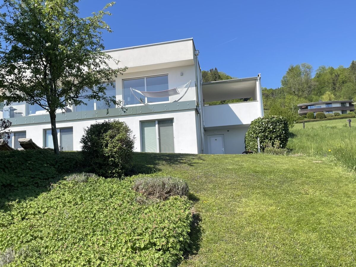 Holiday house No title