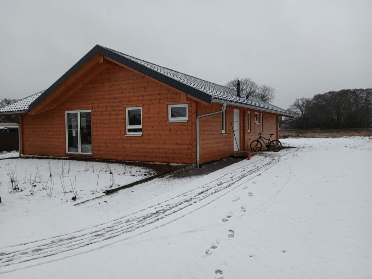 Holiday house Ferienhaus 4 Elemente in Selchow mit tollem Garten - Outdoor photo 2