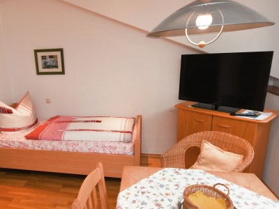 Apartment Ferienwohnung in den Ruhpolder Bergen - Features photo 11