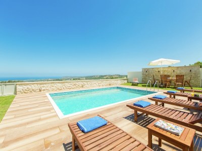Villa Villa in Crete with Private Pool & Mountain Views - Outdoor photo 8