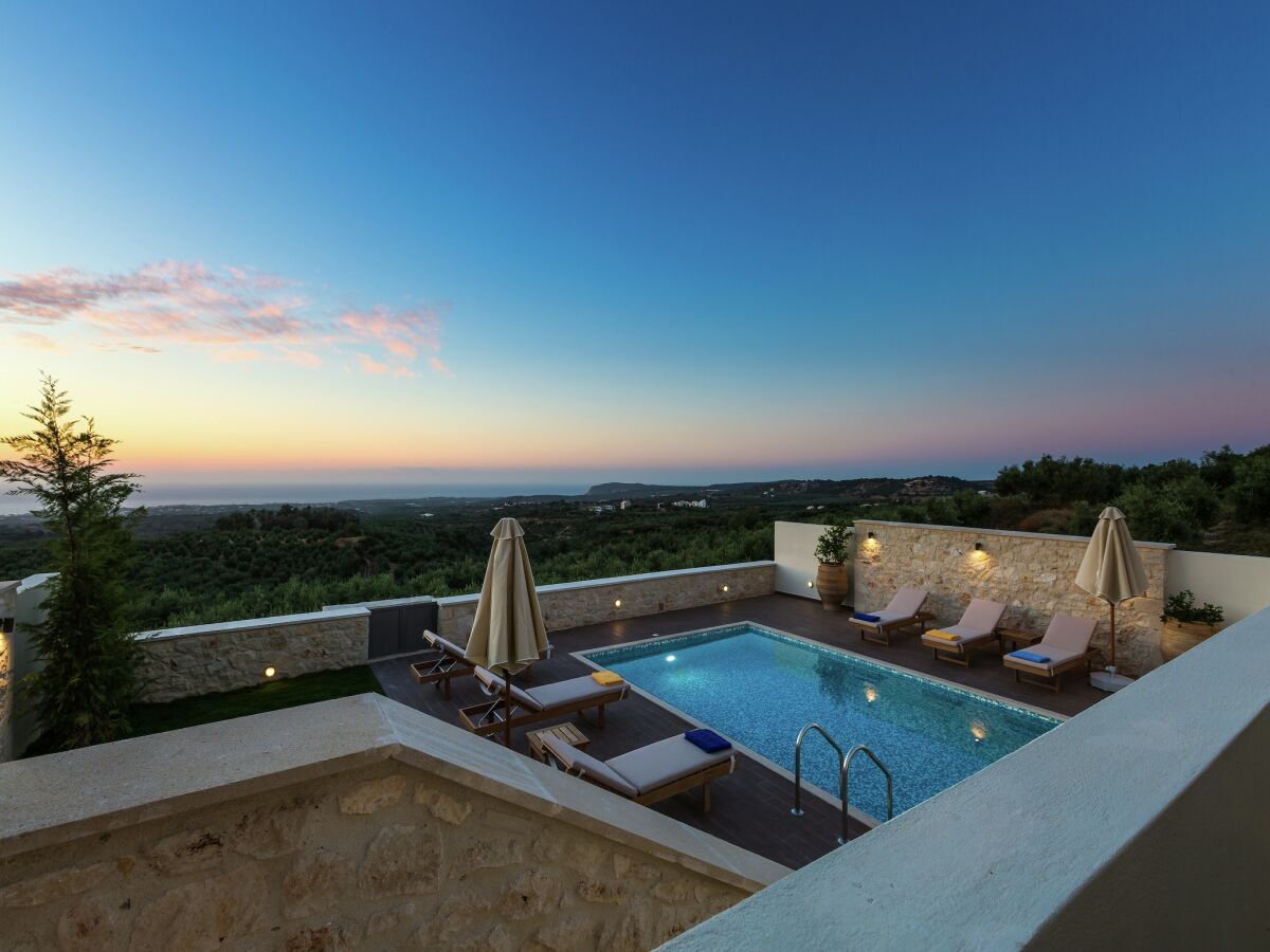 Villa Villa in Arkadi with Private Pool & Sea Nearby - Outdoor photo 3