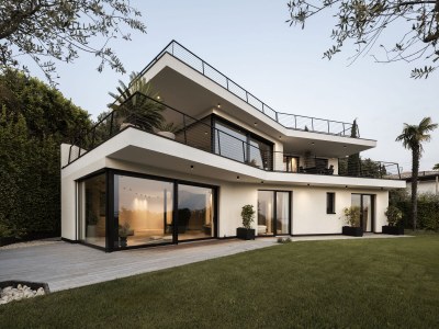 Villa MySummer Lake Side Villa with Hot Tub & Pool in Bardolino - Villa