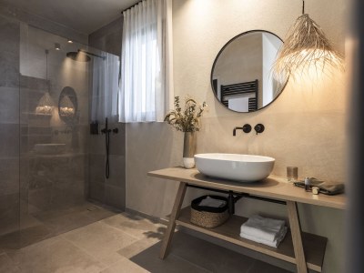 Villa MySummer Lake Side Villa with Hot Tub & Pool - Features photo 24