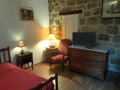 Holiday house Charming stone house with shared pool, Chambonas - Features photo 7