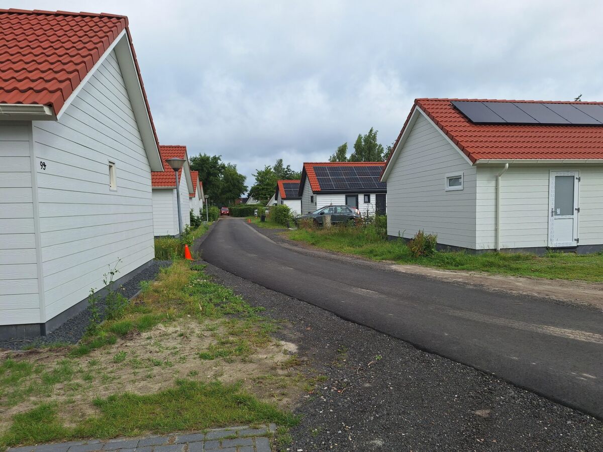 Holiday house Chalet in Friesland mit Terrasse - Outdoor photo 5