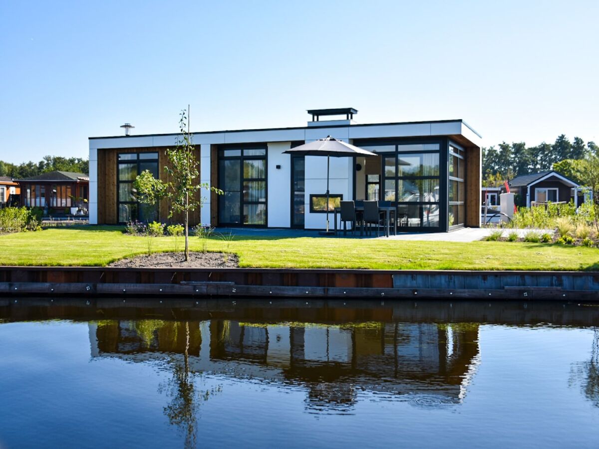 Holiday park Luxury Waterfront Escape