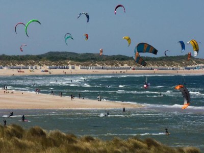 Holiday park Chalet in Vrouwenpolder near Banjaard Beach - Environment photo 27