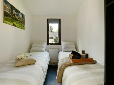 Holiday park Charming Pondside Chalet - Features photo 6