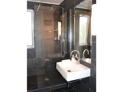 Holiday house Modern and spacious holiday home – only five minutes to the Atlantic - Features photo 10