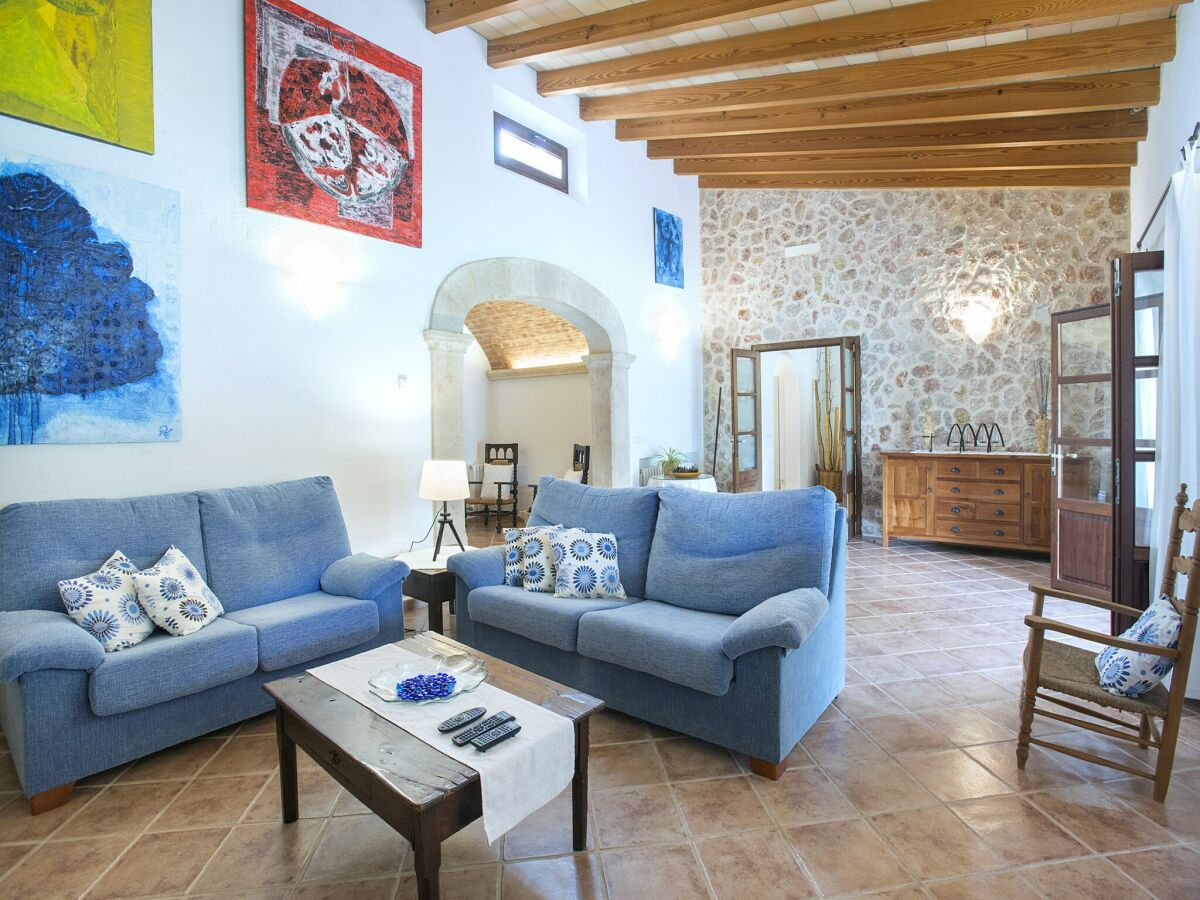 Villa 3-bedroom villa nestled in Pollensa