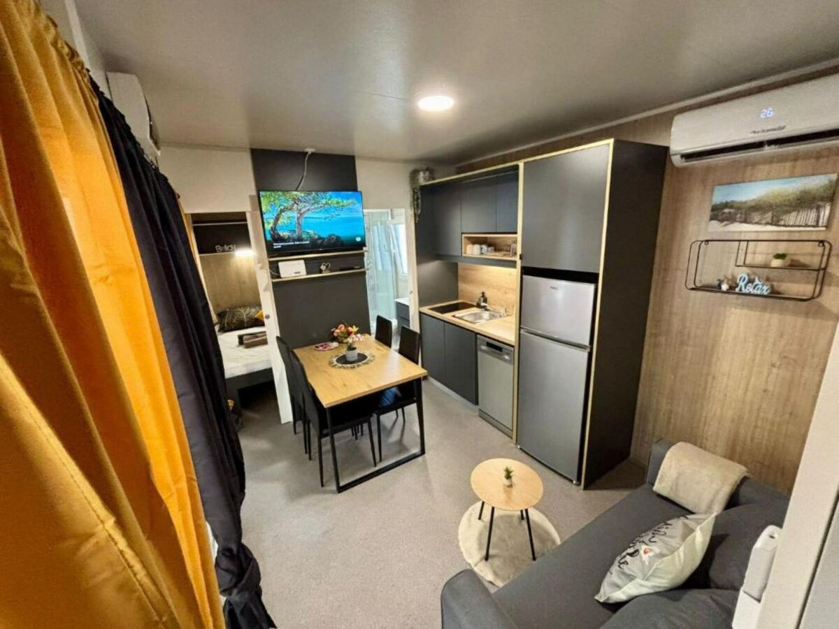 caravan TJ Escape - Mobile Home - Mobile Home With Hot Tub And Terrace - Features photo 5