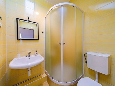 Apartment Holiday Home Island Gem - Five  Bedroom Apartment - Features photo 24