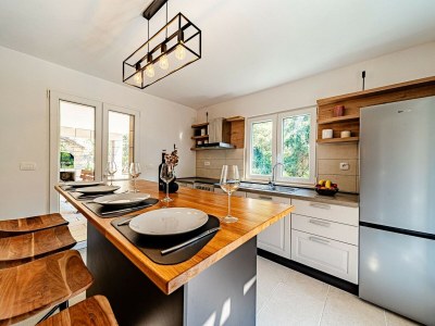 Apartment Holiday Home Island Gem - Five  Bedroom Apartment - Features photo 25